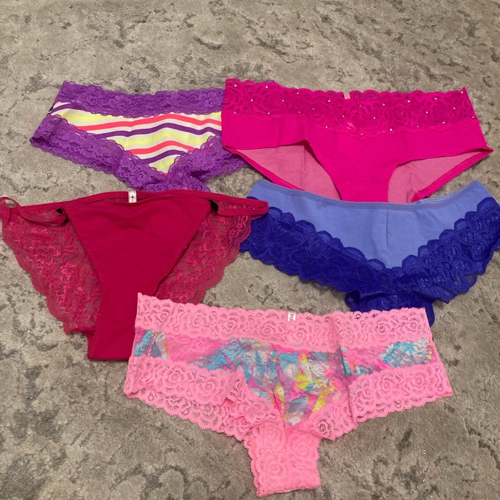 Victoria Secret 5 pairs. NWT